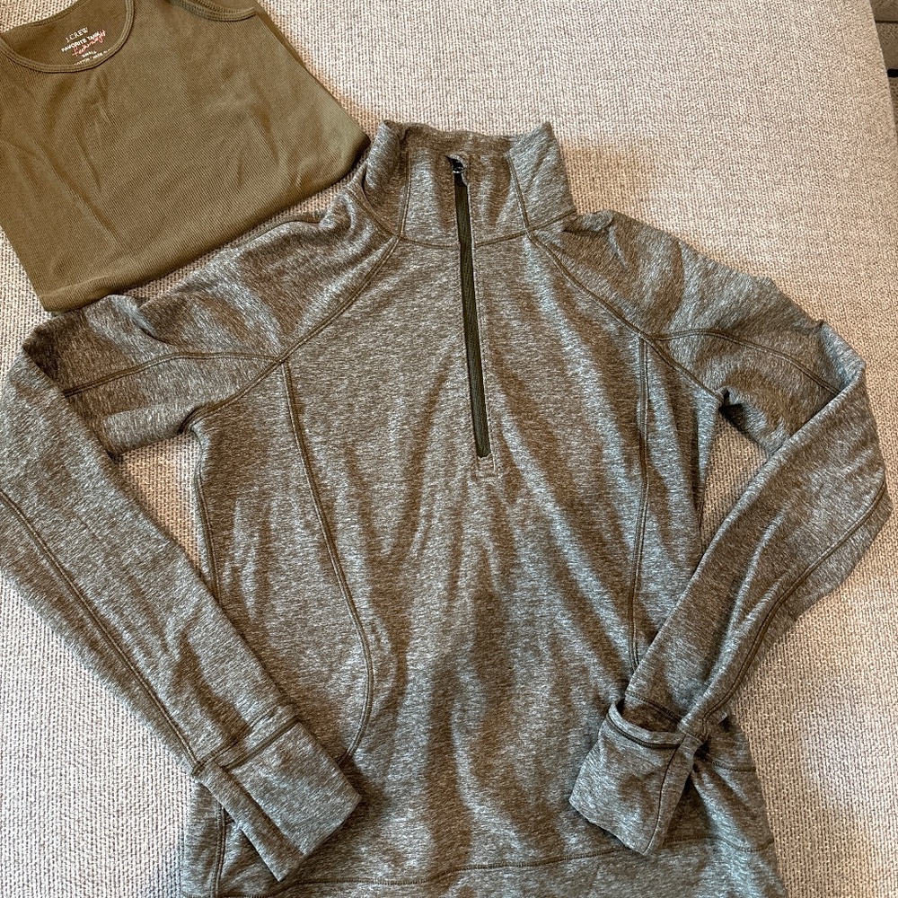 Lululemon L/S pullover Size 4